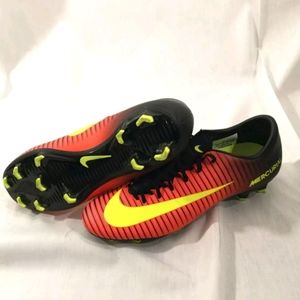 NIKE Mens Mercurial Vortex III FG Soccer Cleats